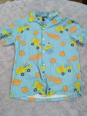 Scooby Doo Men's M Blue Hawaiian Mystery Machine Print
